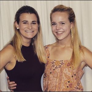 Knot sisters peachy patterned top